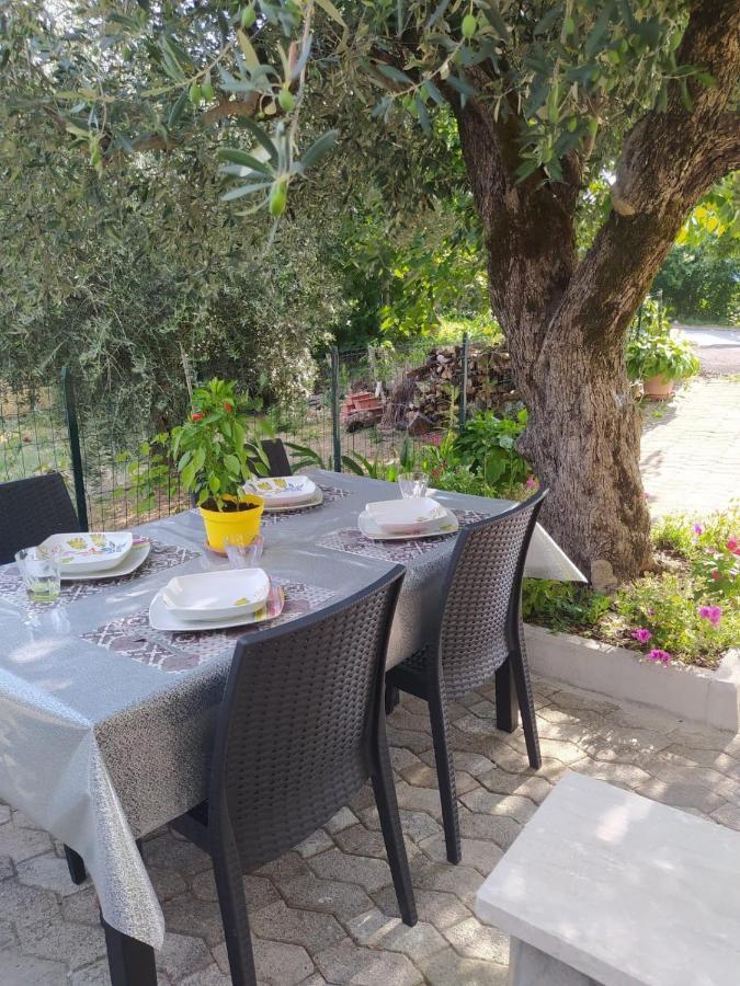 Apartamento Casa Degli Ulivi Con Parcheggio Privato Muro Lucano Exterior foto
